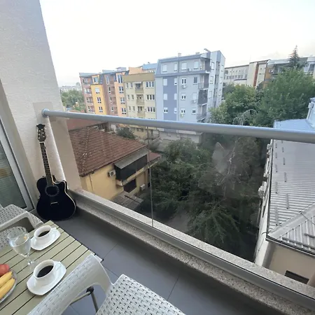 Center Serviced Апартаменти Скоп'є