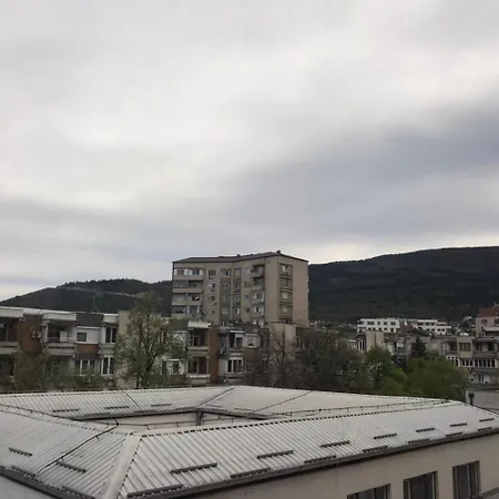 Center Serviced Апартаменти *