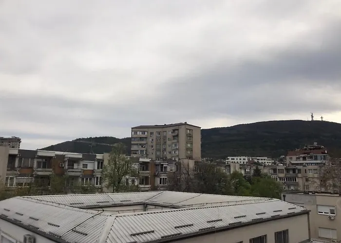 Center Serviced Apartment *